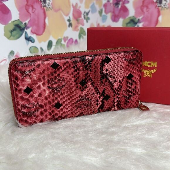 💯Authentic MCM Armour Visetos Monogram Studded Python🍀 - Picture 3 of 14